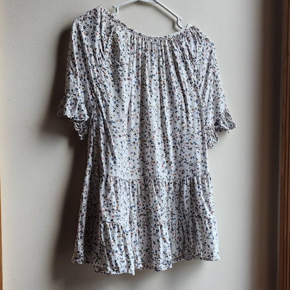 NWOT beachlunchlounge Floral V-Neck Ruffled Blouse Size XS - Picture 12 of 14